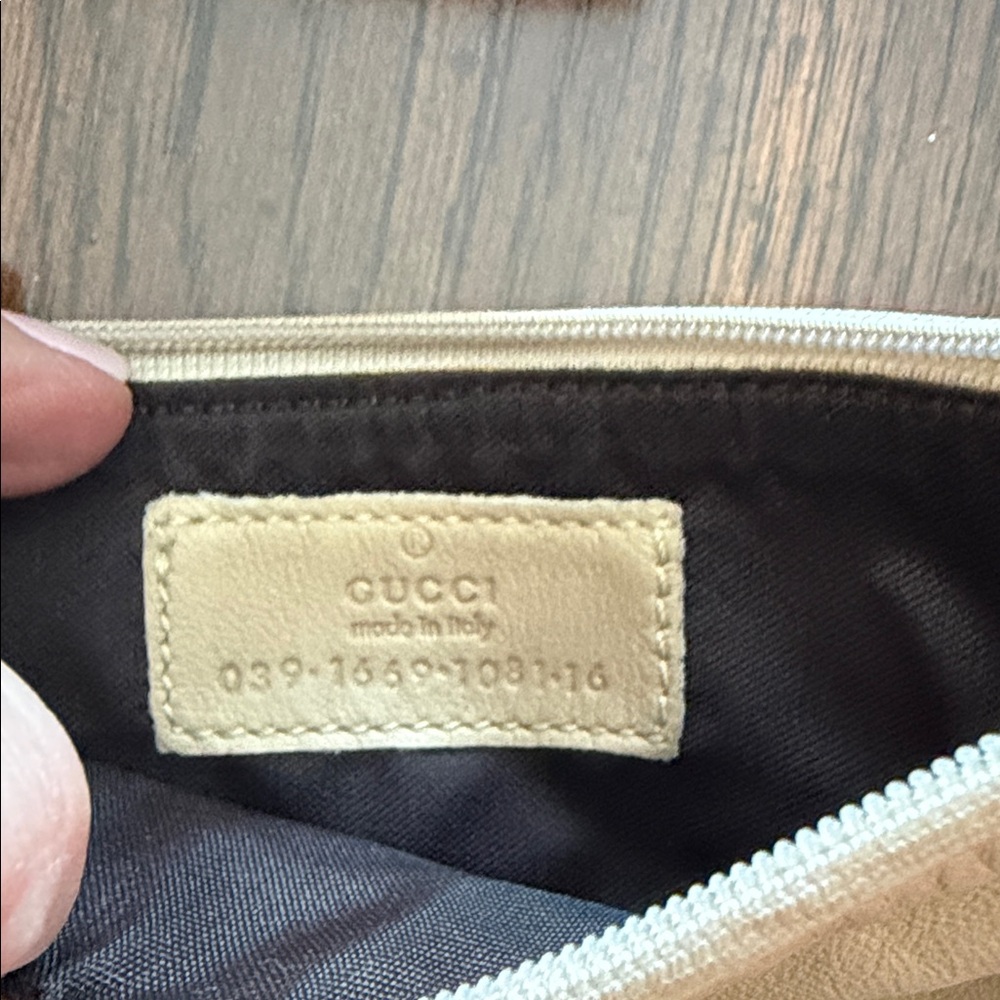 Gucci Beige Wristband Wallet - Picture 3 of 11